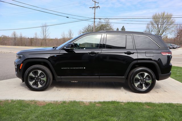 New 2025 Jeep Grand Cherokee Limited 4xe image 23