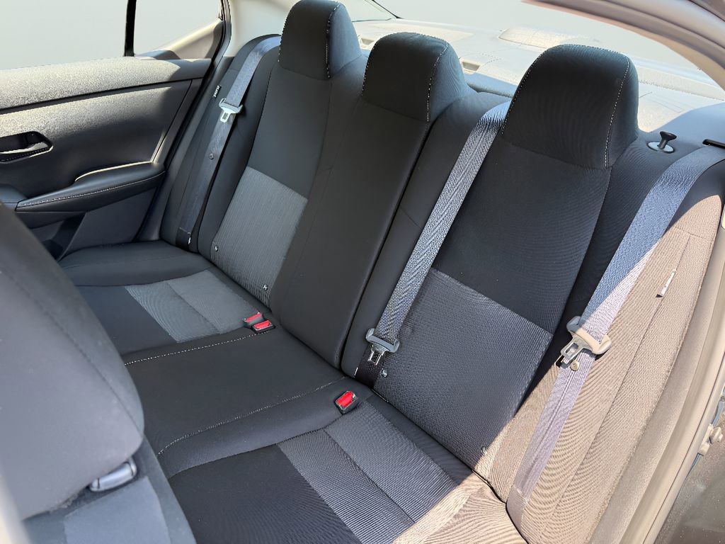 Used 2025 Nissan Sentra SV FWD image 31