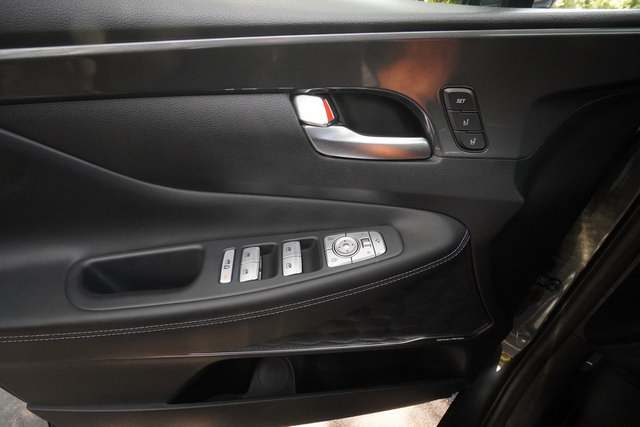 Used 2023 Hyundai Santa Fe Calligraphy AWD/4WD image 11