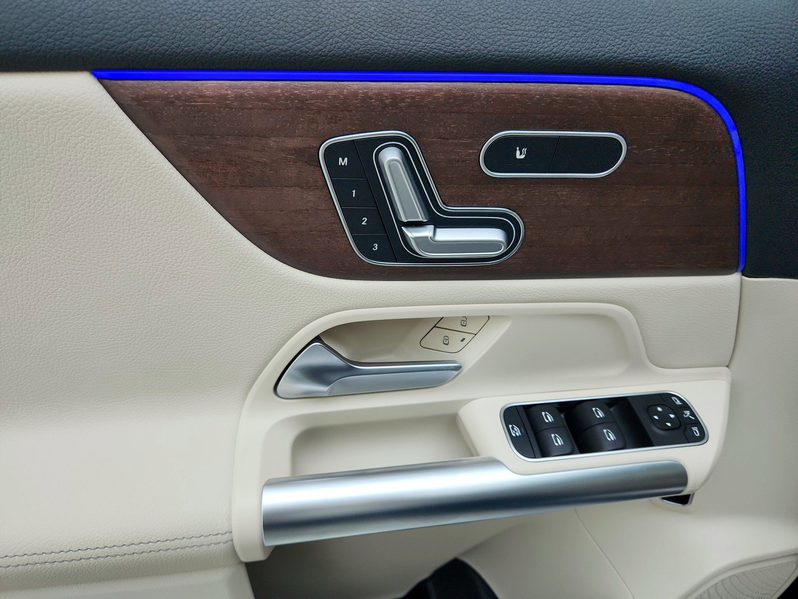 Certified 2023 Mercedes-Benz GLA 250 4MATIC image 25