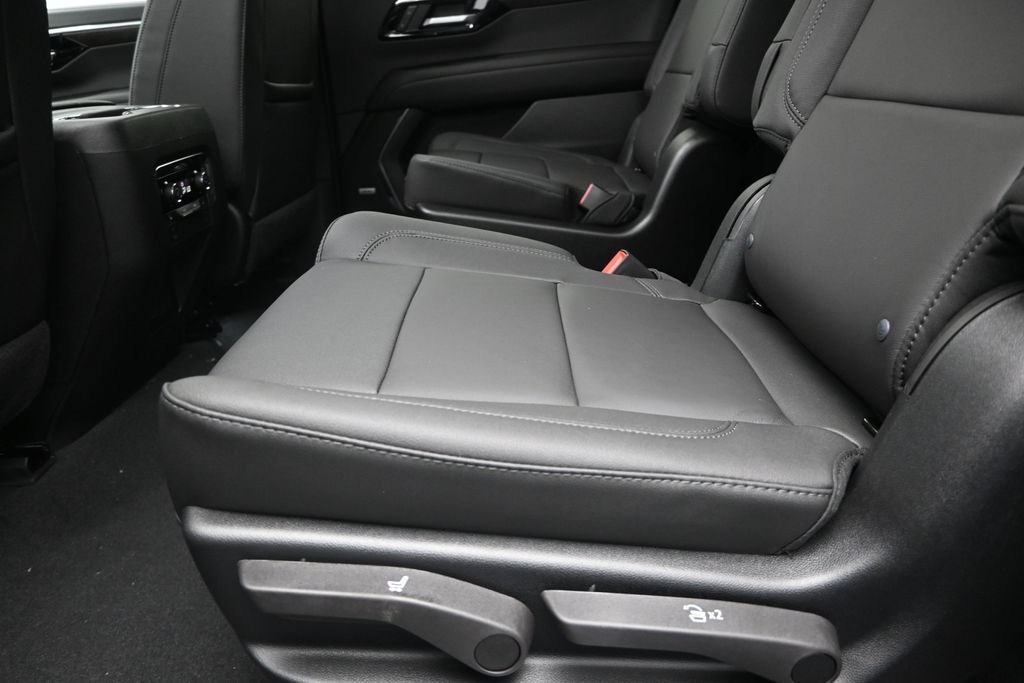 New 2026 Chevrolet Suburban Z71 w/ Comfort Package AWD/4WD image 16