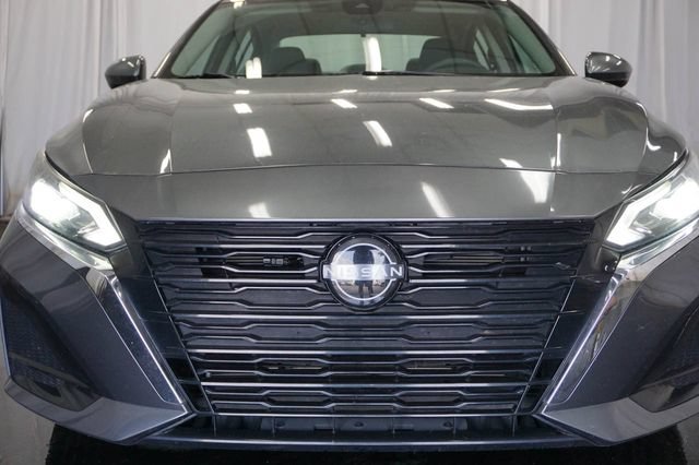Used 2023 Nissan Altima 2.5 SV FWD image 3