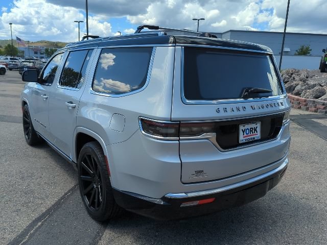 Certified 2022 Jeep Grand Wagoneer Series III w/ HD Trailer Tow Package AWD/4WD image 6