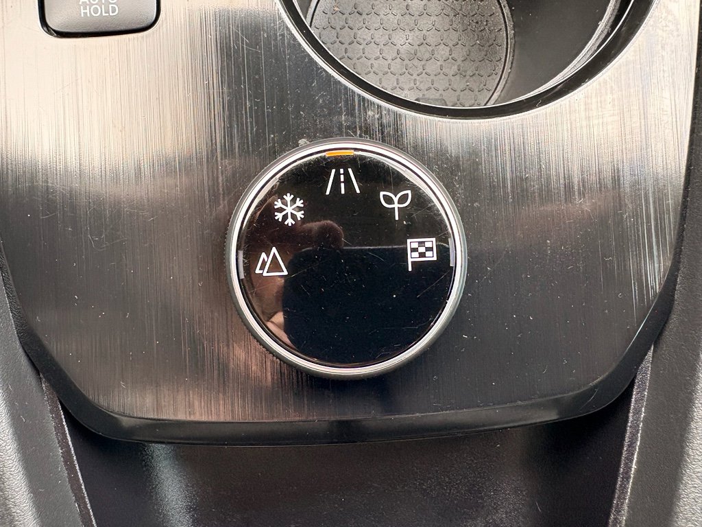 Used 2022 Nissan Rogue SV image 26