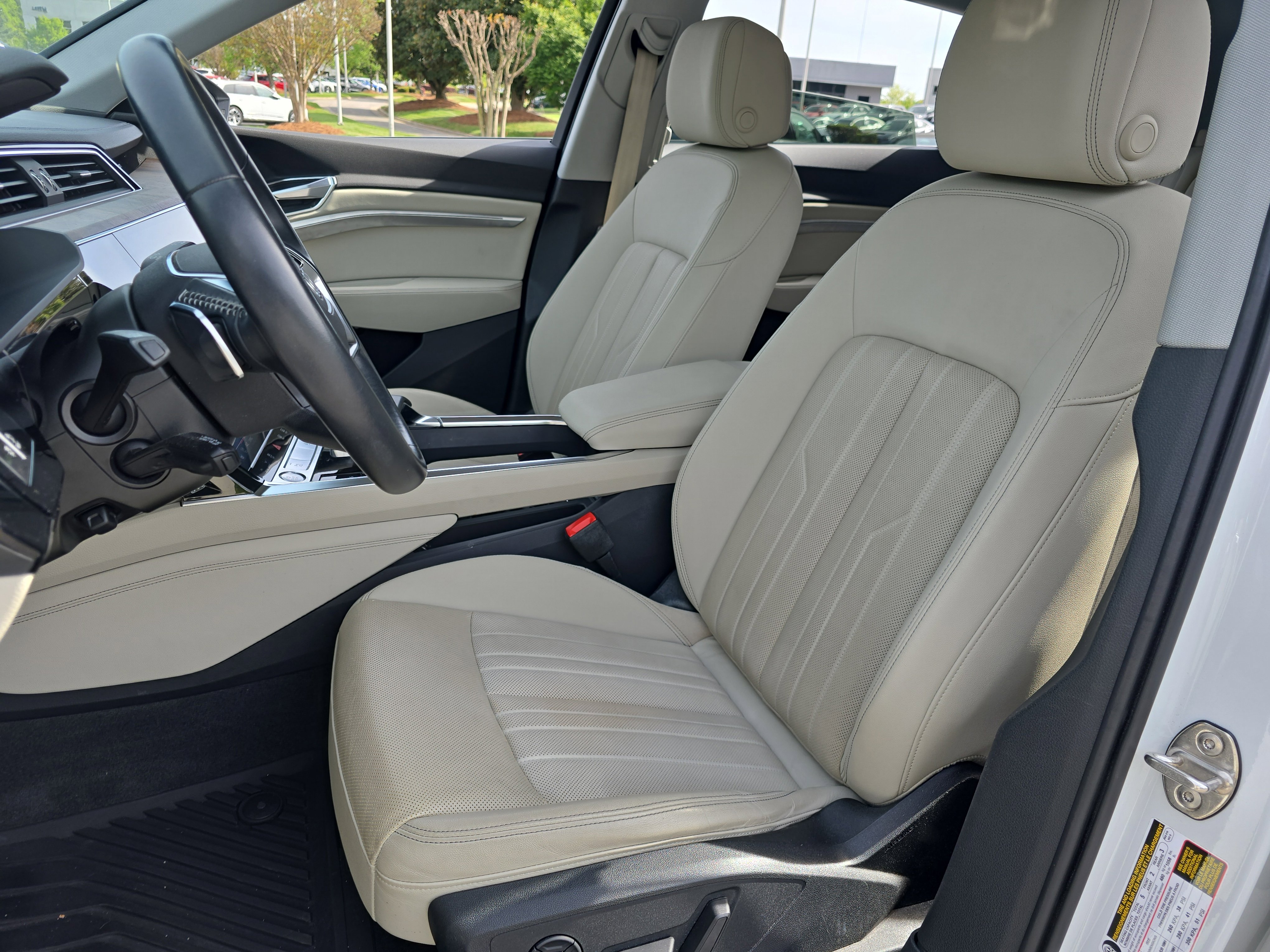 Used 2019 Audi e-tron Premium Plus AWD/4WD image 15