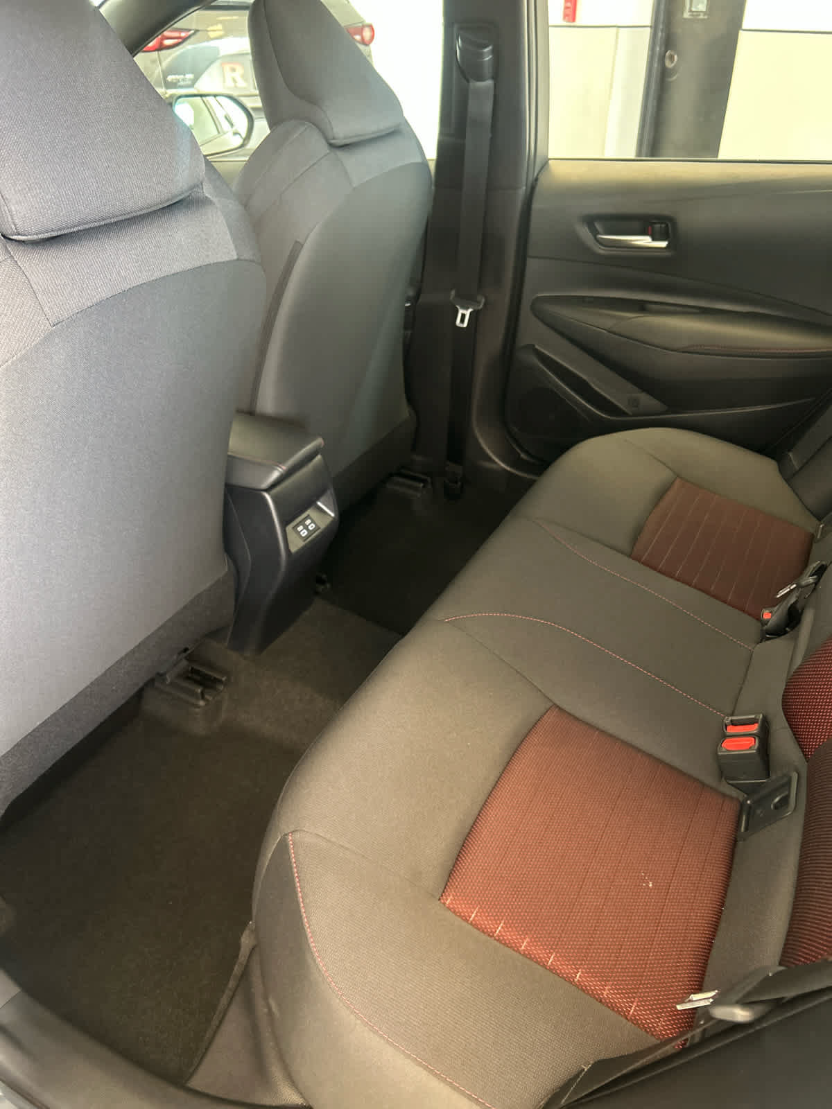 Used 2025 Toyota Corolla SE w/ SE Premium Package FWD image 14