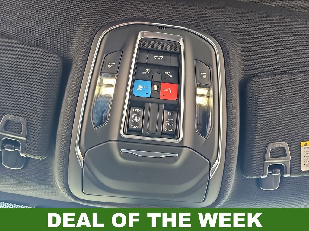 Used 2023 Jeep Grand Cherokee L Laredo image 31