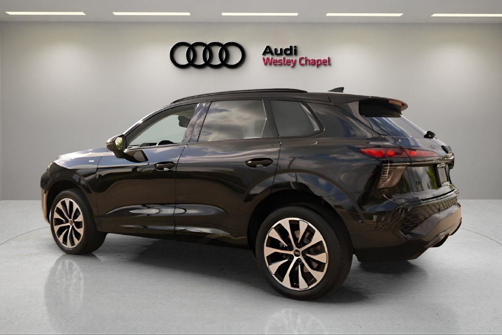 New 2026 Audi Q3 quattro 2.0T w/ Technology Package AWD/4WD image 3