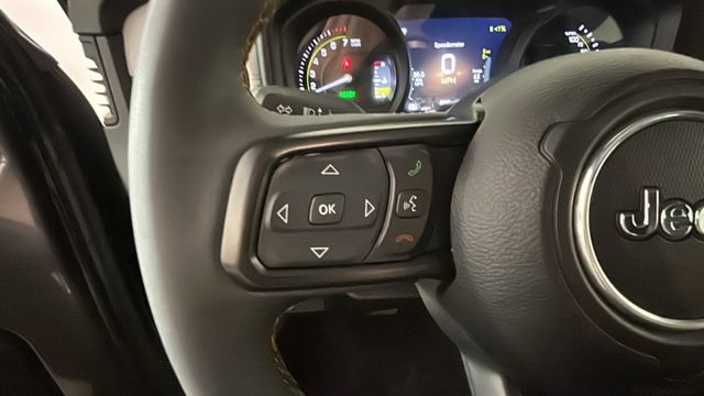 Used 2024 Jeep Wrangler Unlimited w/ Convenience Group AWD/4WD image 15