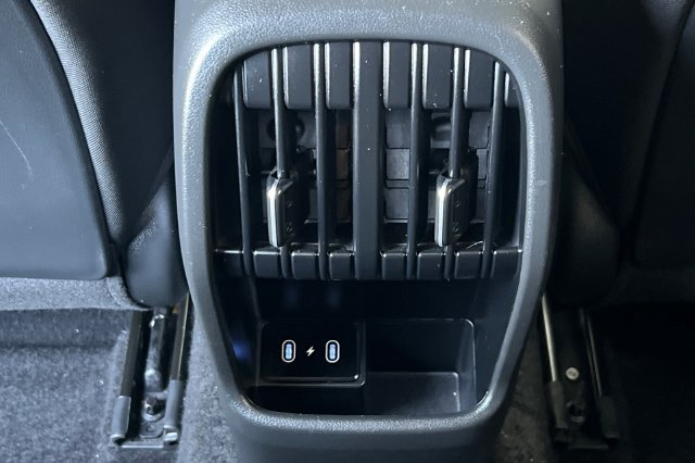 Used 2025 Hyundai Kona SEL AWD/4WD image 16