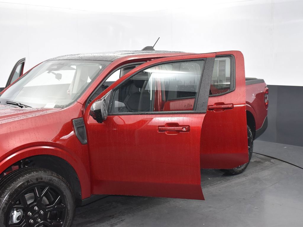 New 2025 Ford Maverick Lariat w/ Black Appearance Package image 30