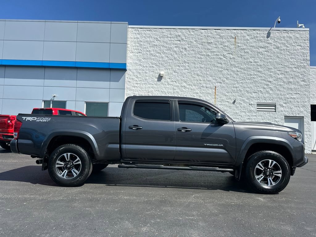 Used 2016 Toyota Tacoma TRD Sport w/ Towing Package AWD/4WD image 5