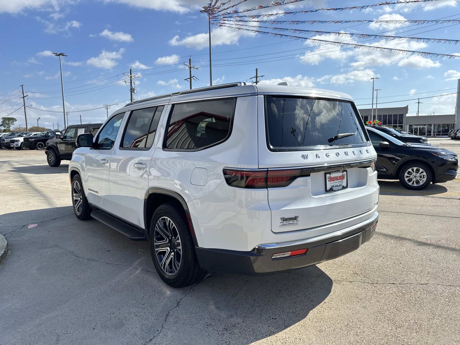 Used 2022 Jeep Wagoneer Series III image 5