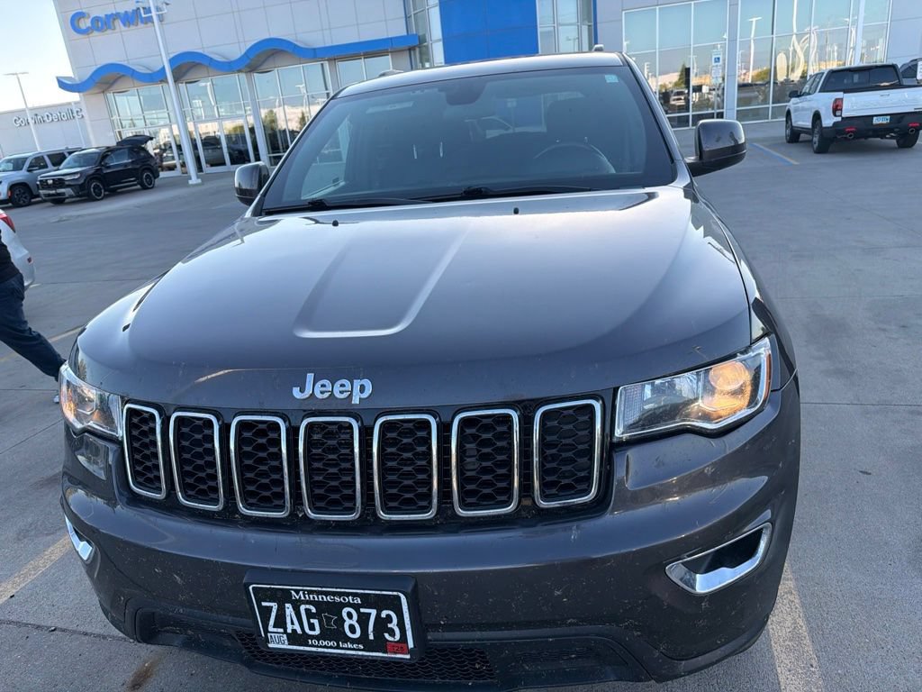 Used 2019 Jeep Grand Cherokee Laredo AWD/4WD image 10