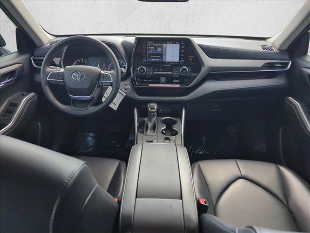 Used 2022 Toyota Highlander XLE FWD image 25