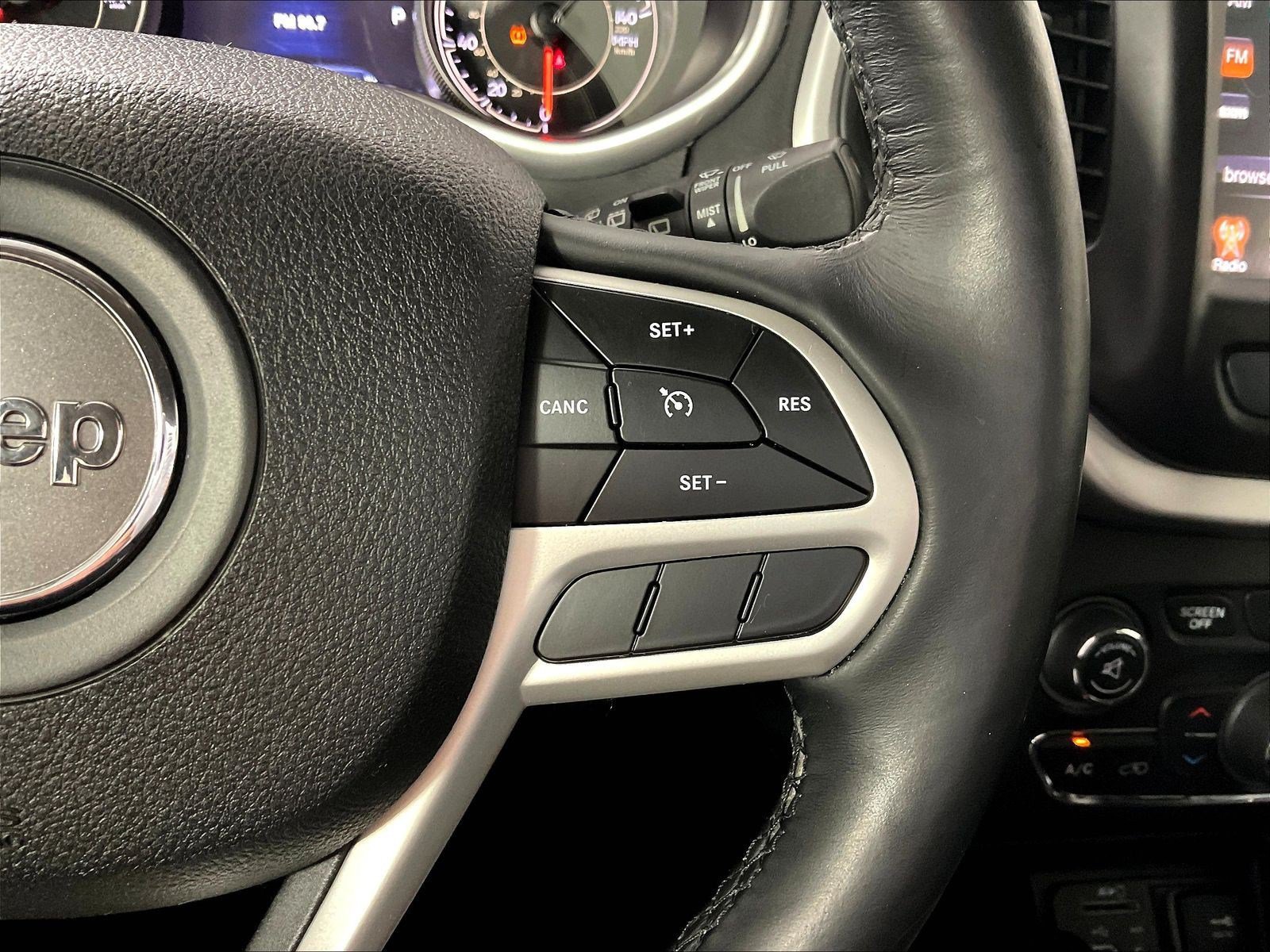 Used 2018 Jeep Cherokee Trailhawk w/ Cold Weather Group AWD/4WD image 12