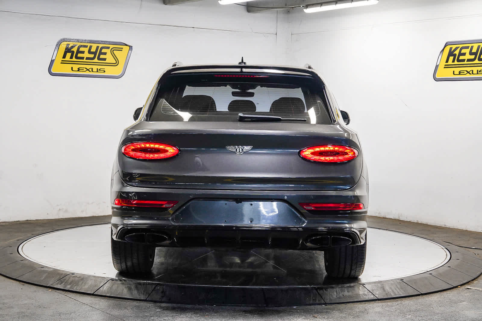 Used 2021 Bentley Bentayga AWD/4WD image 3