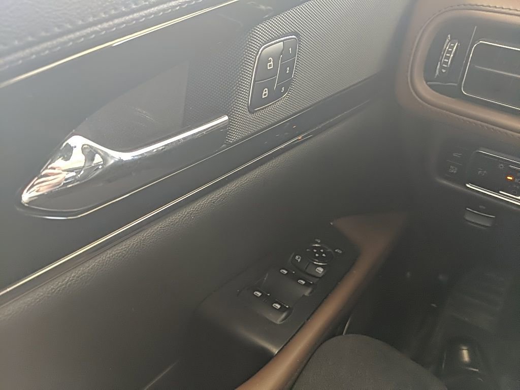 Certified 2023 Lincoln Nautilus Reserve image 27