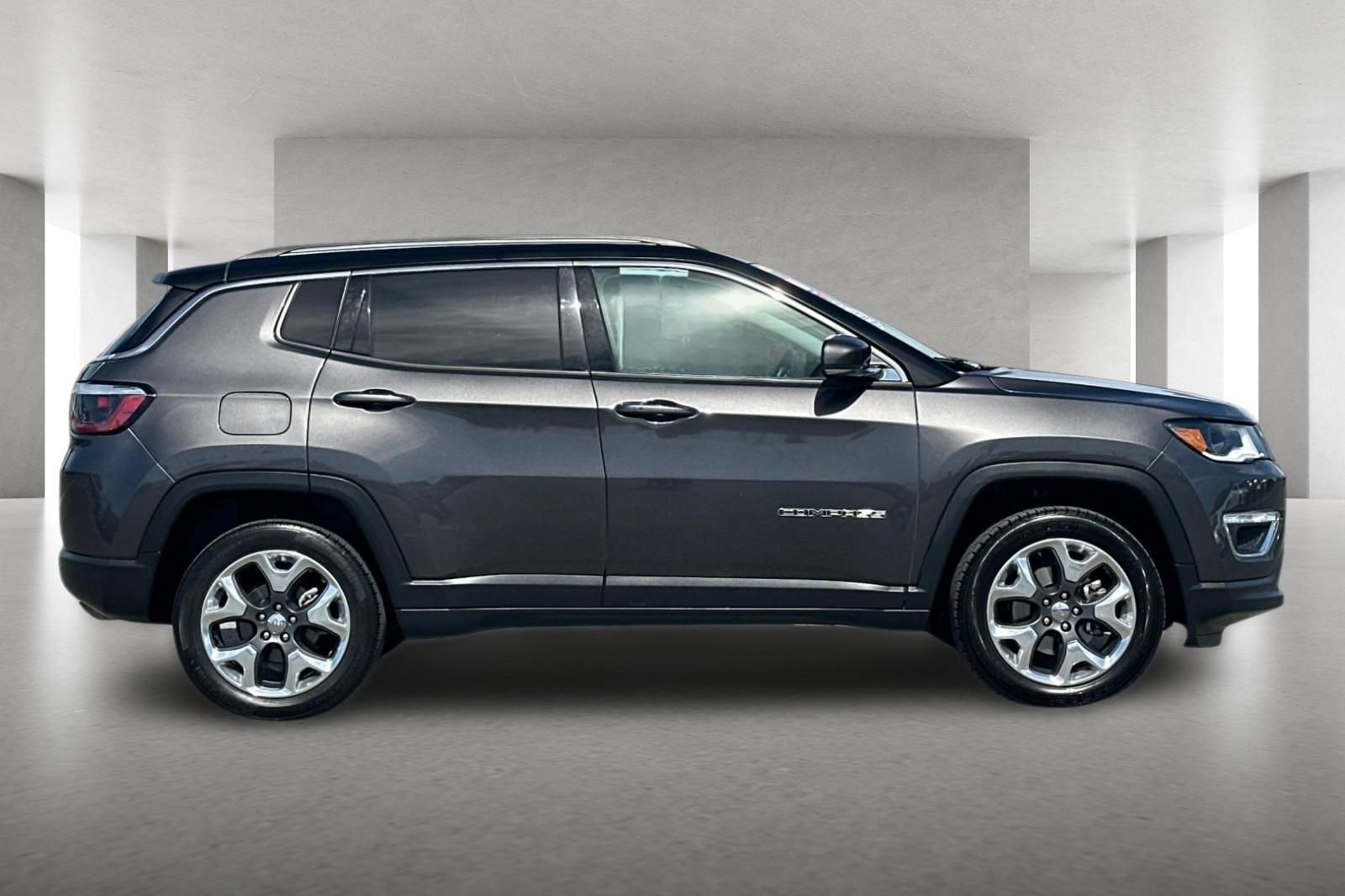 Used 2019 Jeep Compass Limited w/ Advanced Safety Group AWD/4WD image 3