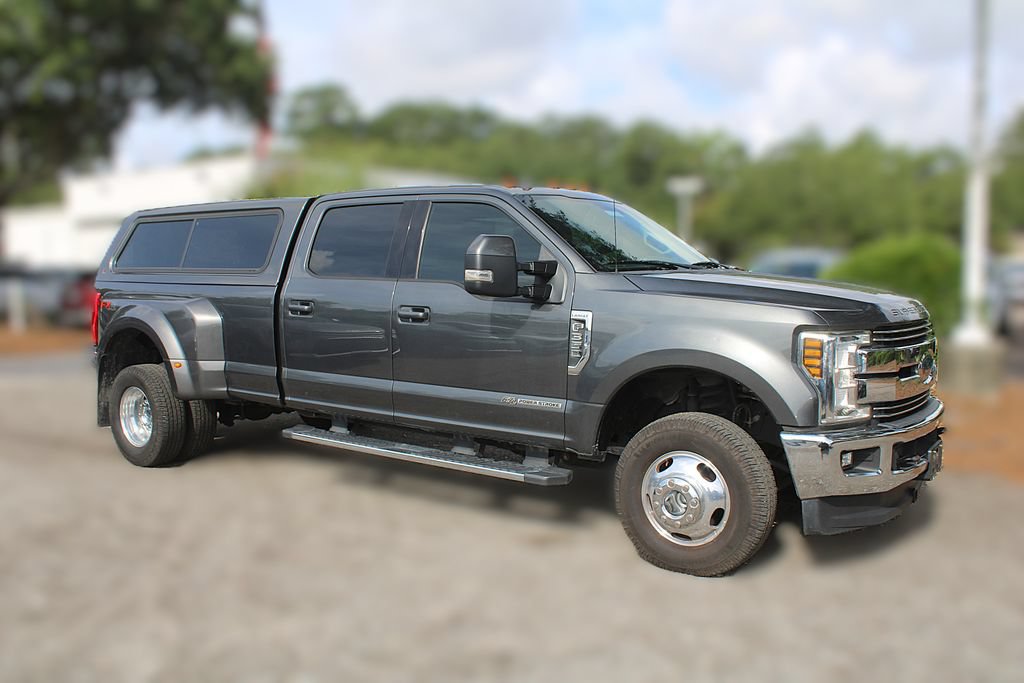 Used 2019 Ford F350 Lariat w/ Lariat Value Package AWD/4WD image 4