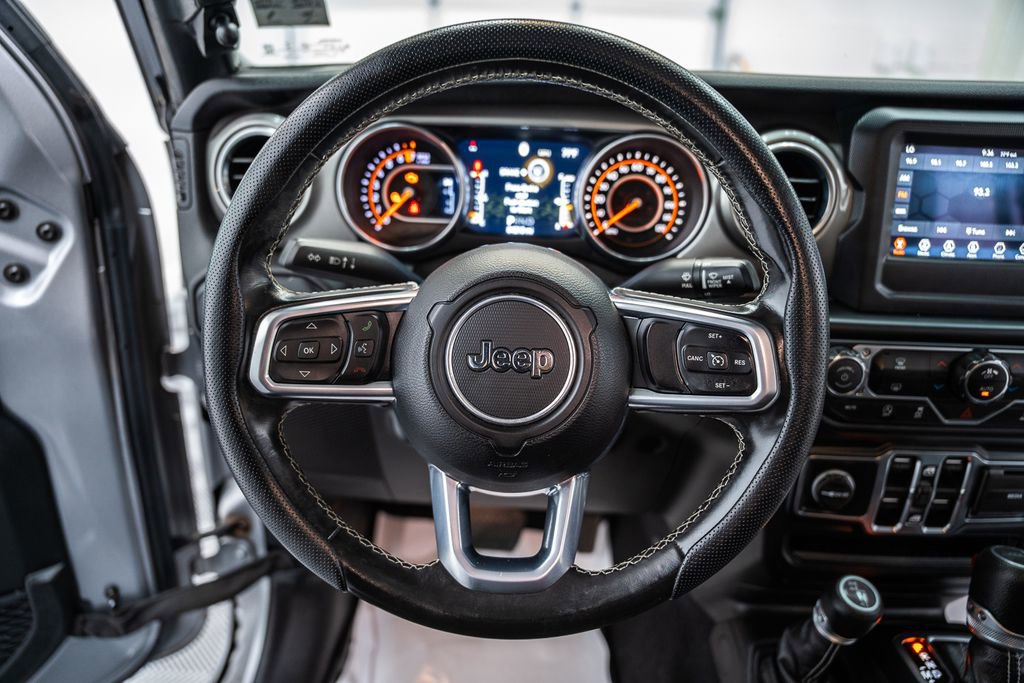 Used 2020 Jeep Gladiator Overland image 31