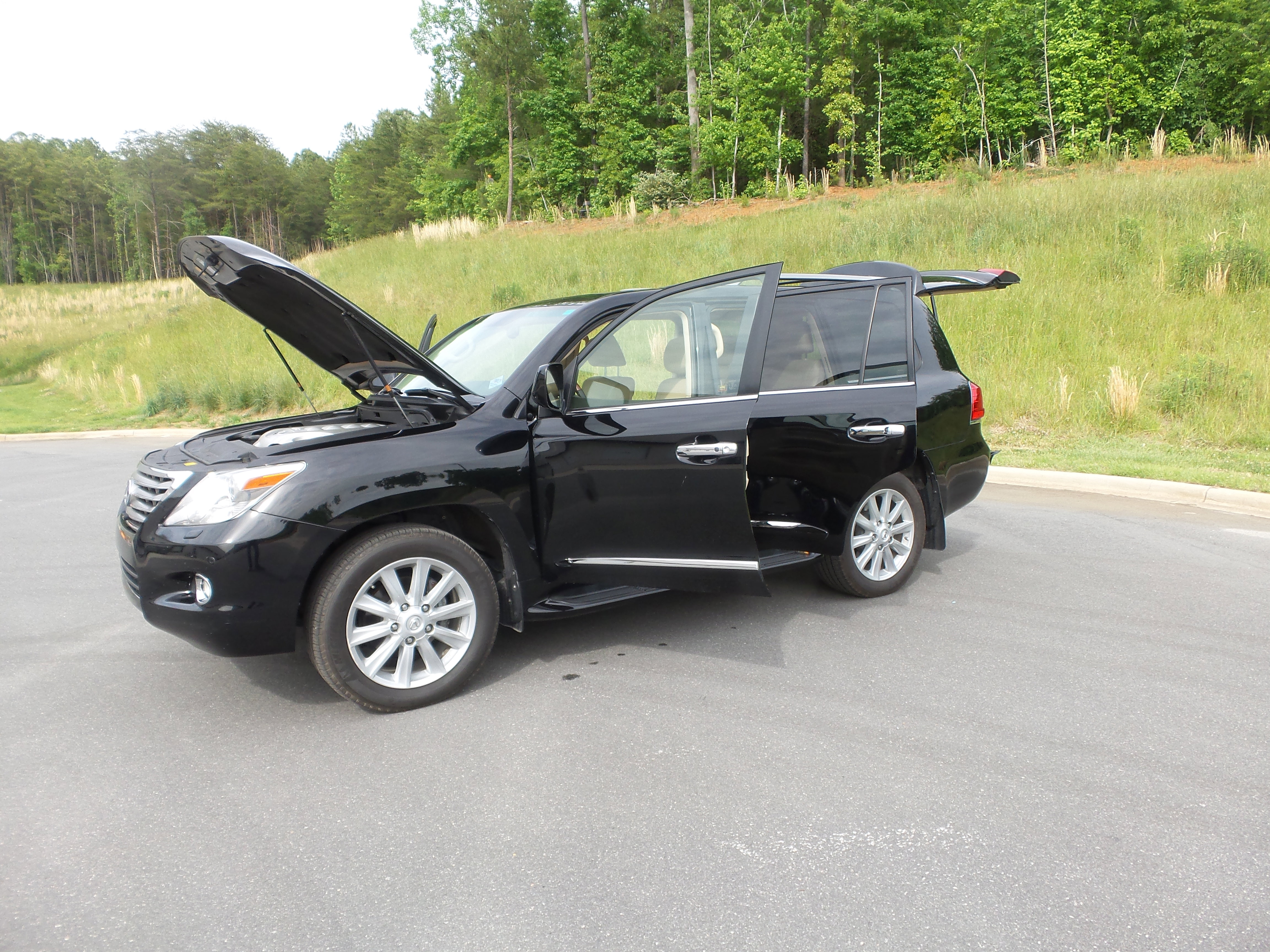 Used 2011 Lexus LX 570 4WD image 73