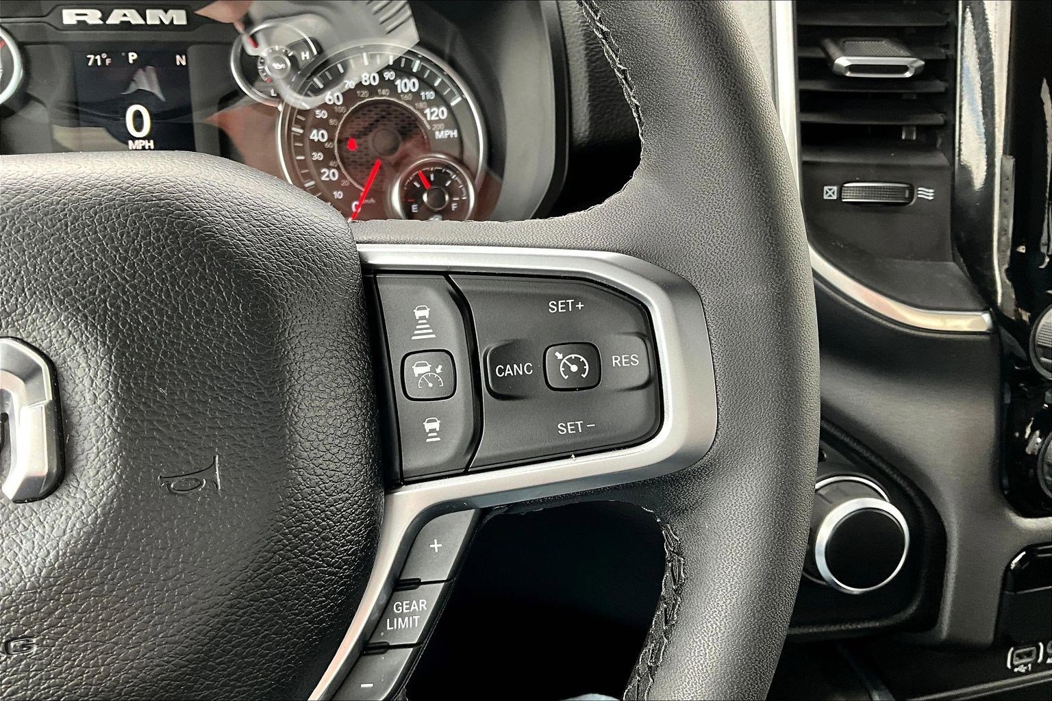 Used 2025 RAM 1500 Big Horn AWD/4WD image 13