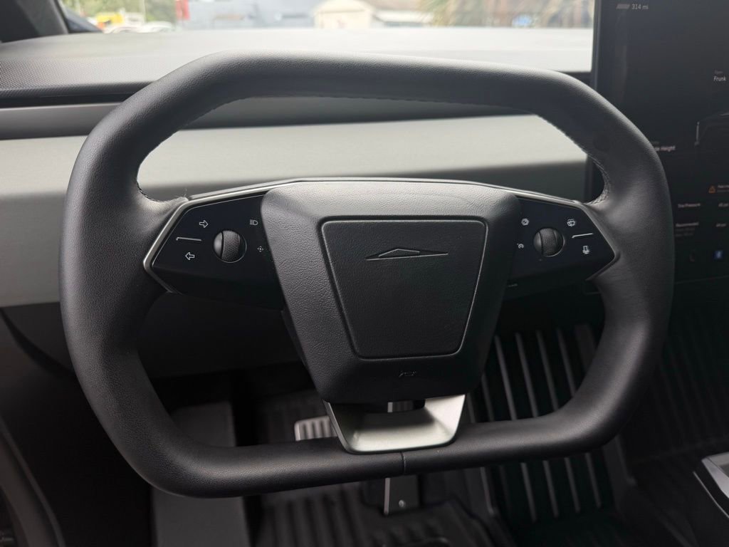 Used 2024 Tesla Cybertruck AWD Crew Cab image 18