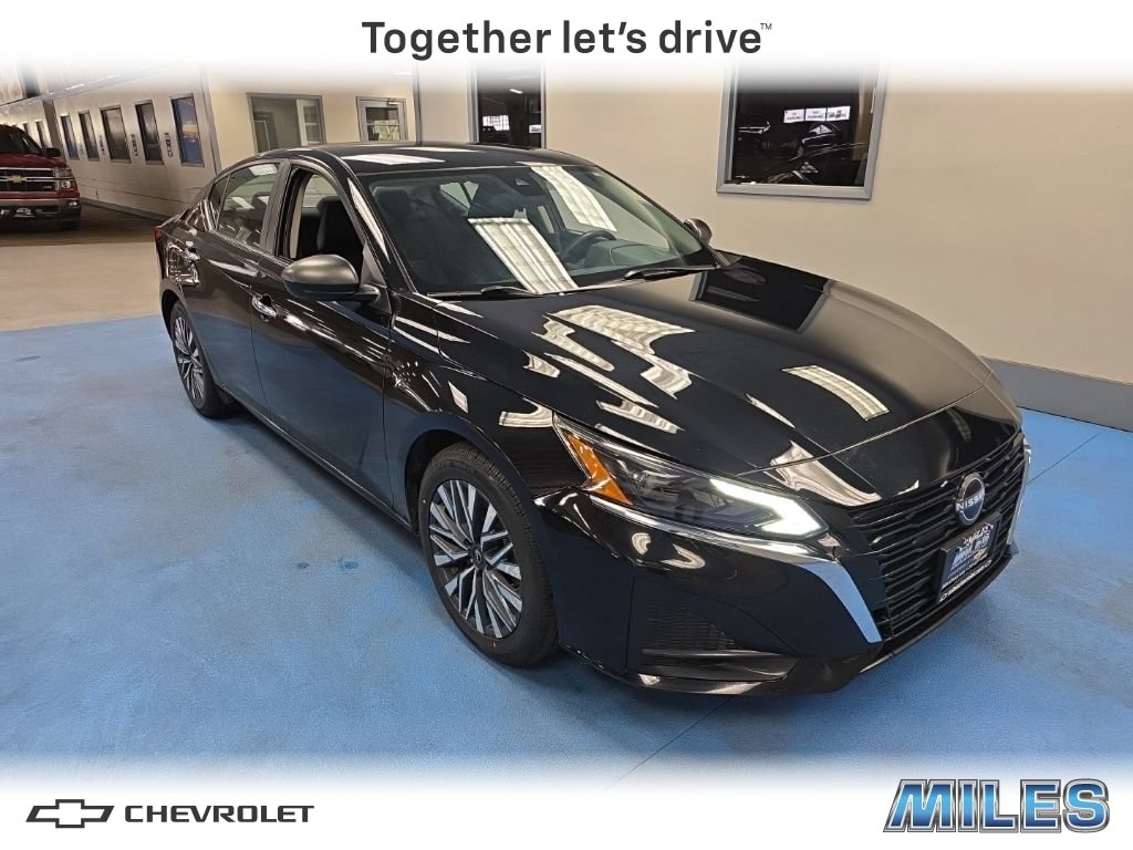 Used 2024 Nissan Altima 2.5 SV