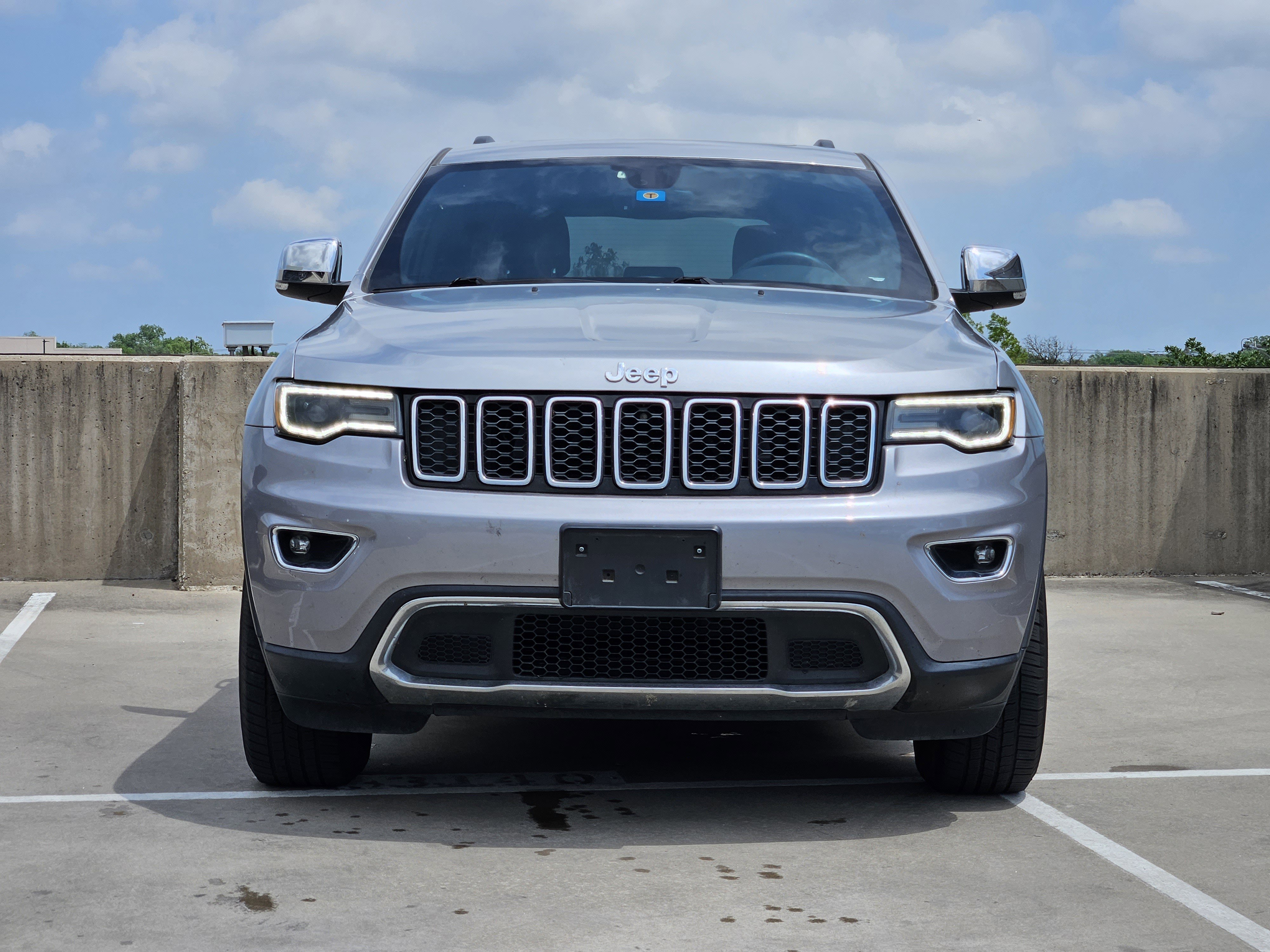 Used 2018 Jeep Grand Cherokee Limited w/ Luxury Group II RWD image 11