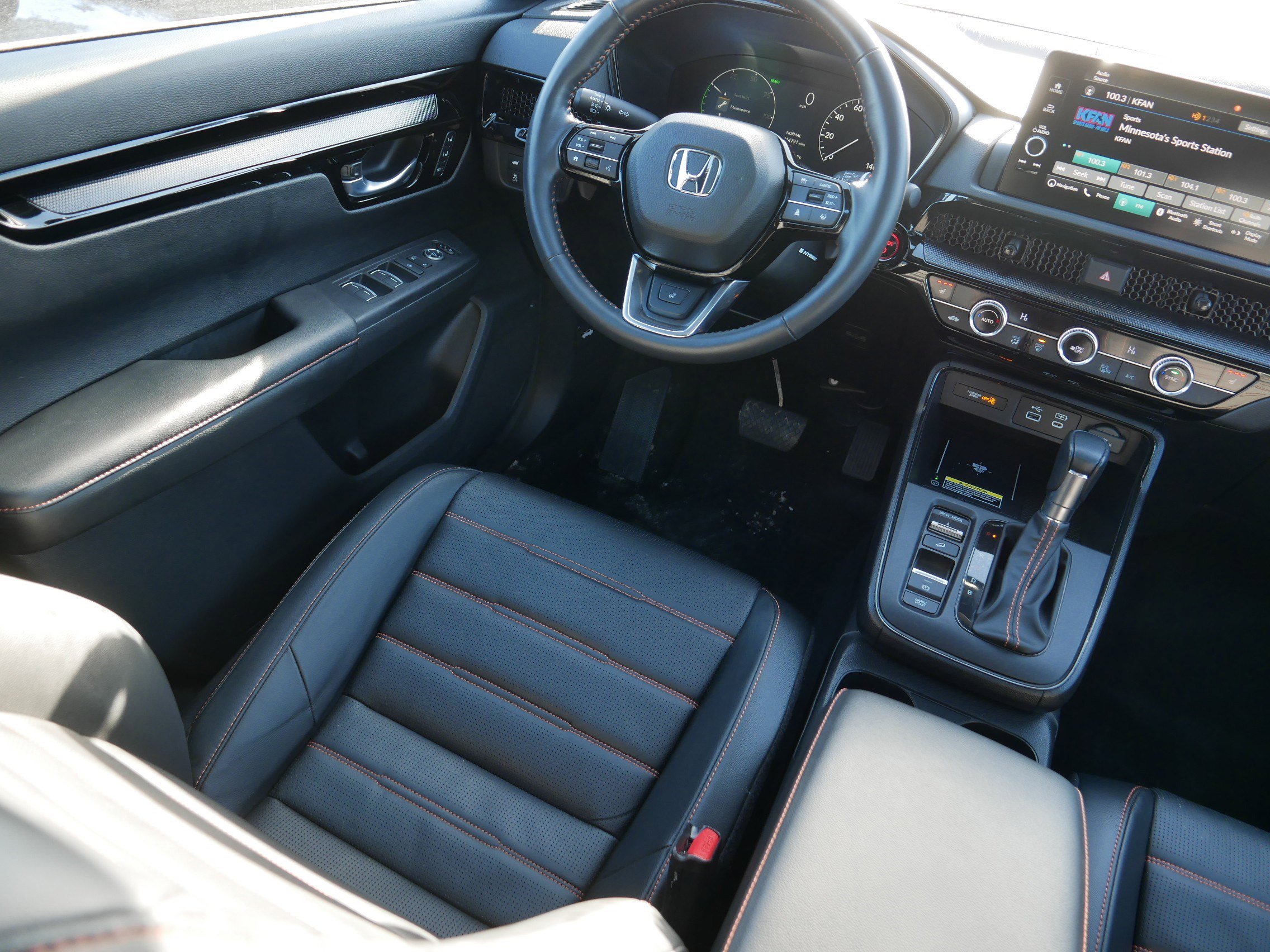 Used 2023 Honda CR-V Sport Touring image 9