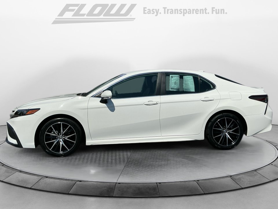 Used 2023 Toyota Camry SE FWD image 5