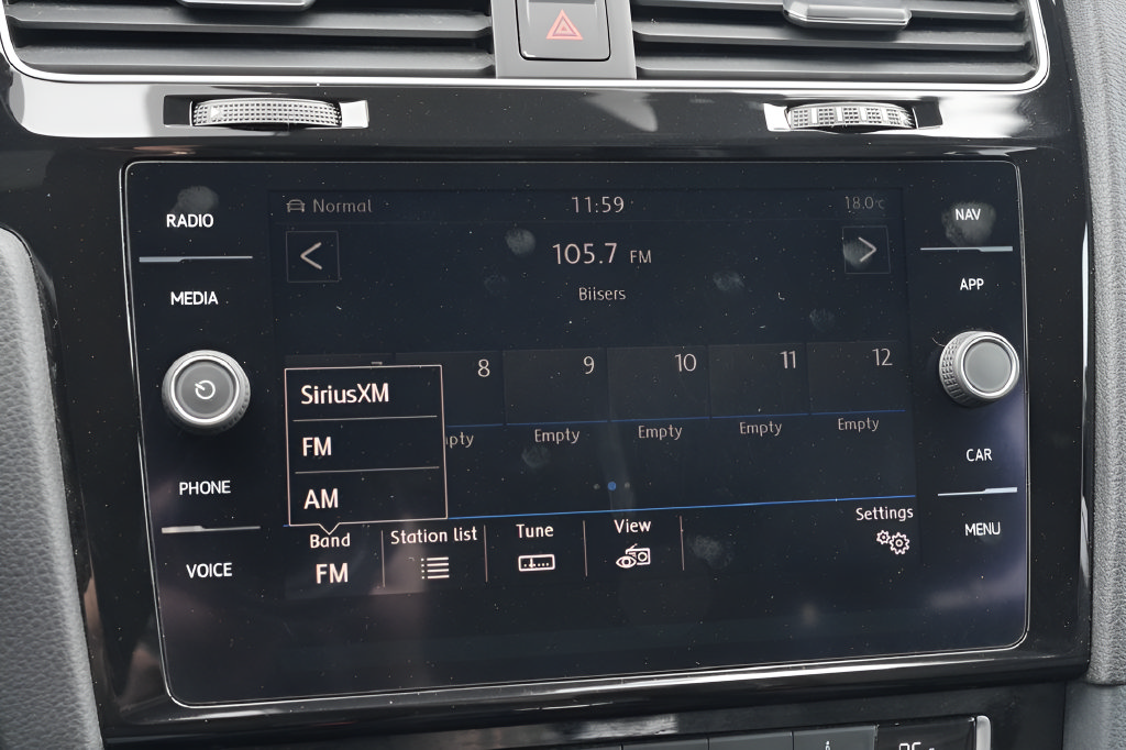 Used 2019 Volkswagen Golf R 4-Door AWD/4WD image 36