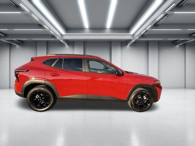 New 2026 Chevrolet Trax LT w/ Sunroof Package FWD image 1