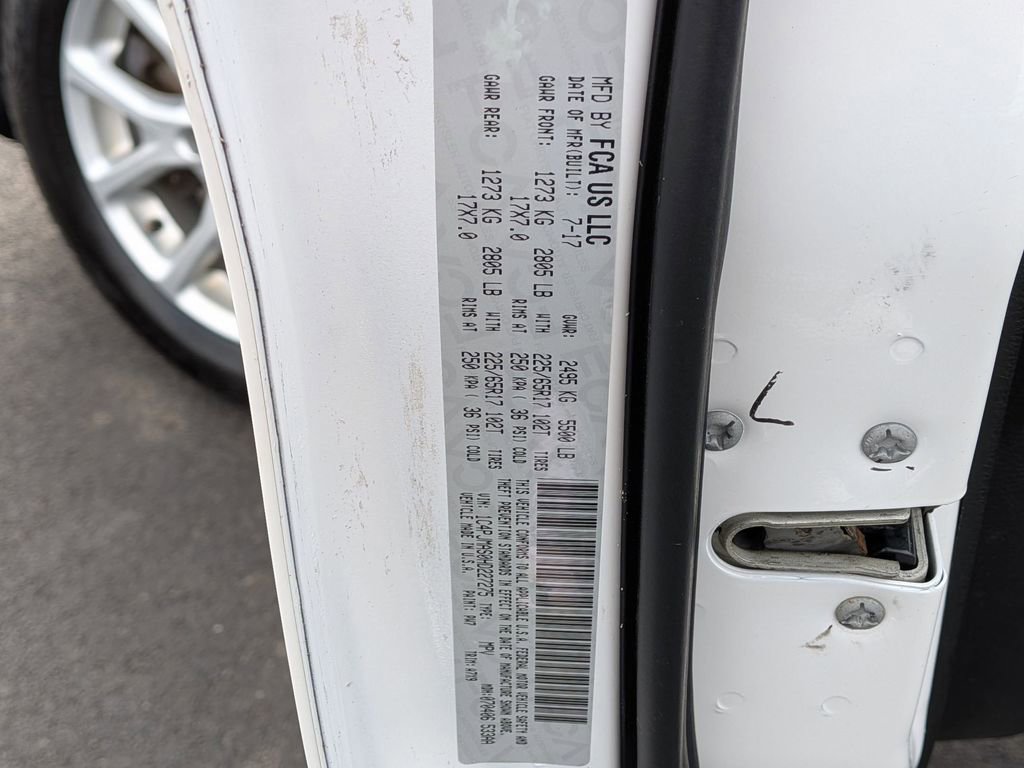 Used 2017 Jeep Cherokee Sport image 12