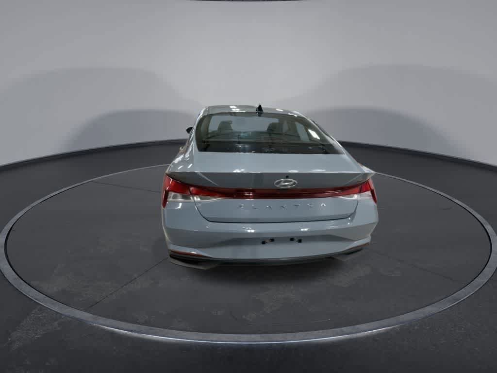 Used 2022 Hyundai Elantra SE FWD image 7