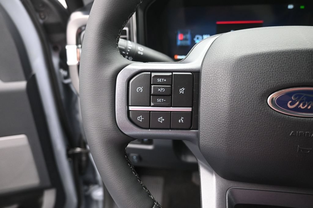 New 2026 Ford F250 Lariat w/ Black Appearance Package AWD/4WD image 7