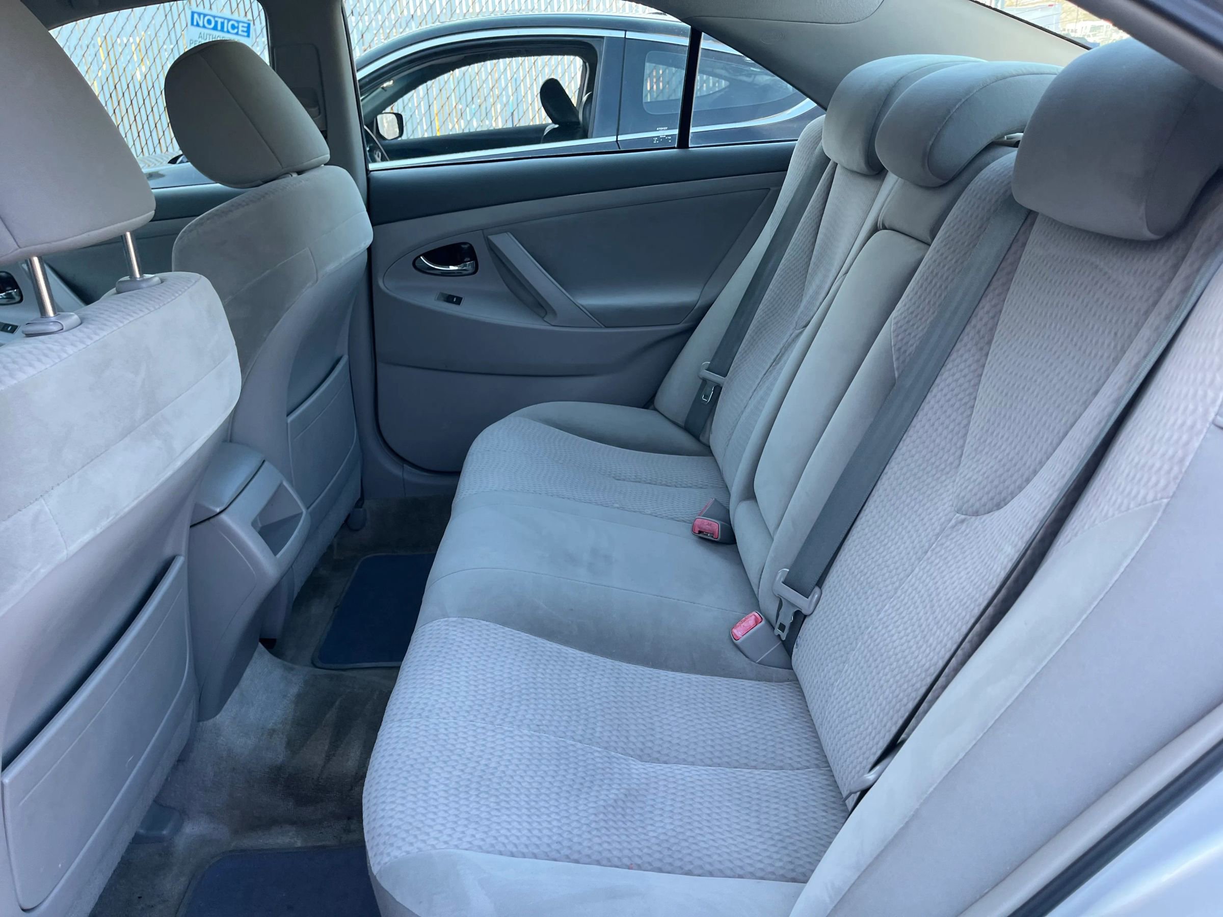 Used 2011 Toyota Camry LE image 16