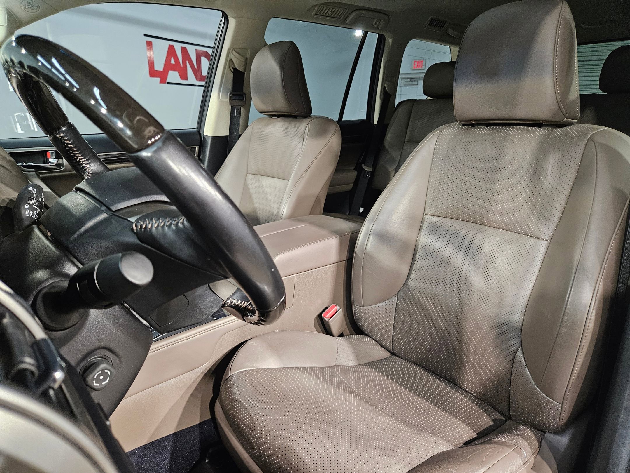 Used 2021 Lexus GX 460 Luxury w/ Sport Design Package AWD/4WD image 24