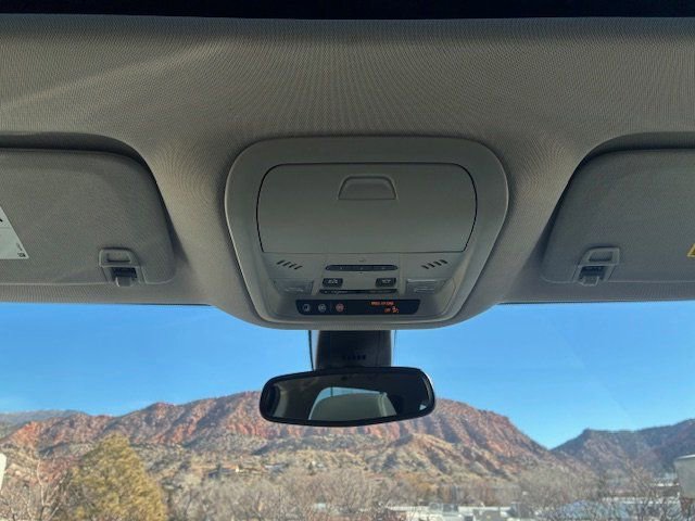 Used 2020 Buick Enclave Premium w/ Sun and Sites Package image 18