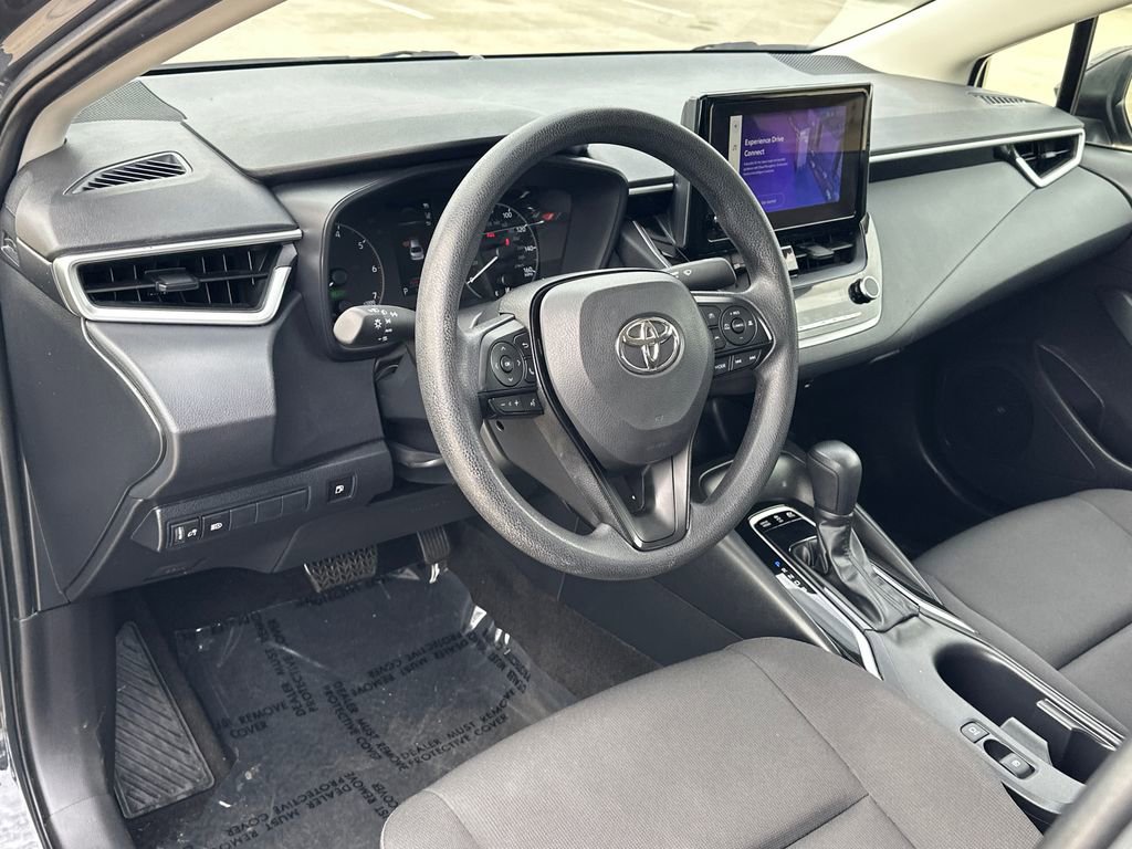 Used 2025 Toyota Corolla LE image 16