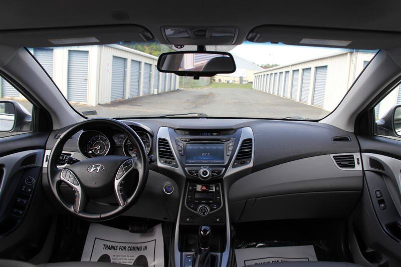 Used 2015 Hyundai Elantra Limited w/ Option Group 05 FWD image 24