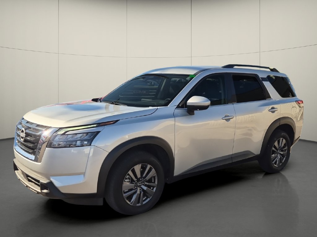 Used 2024 Nissan Pathfinder SV FWD image 3