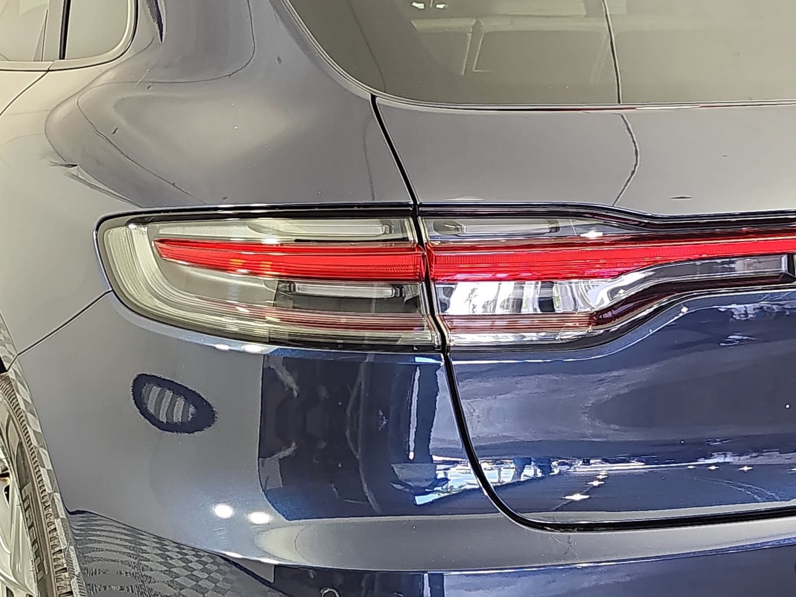 Used 2020 Porsche Macan AWD/4WD image 32