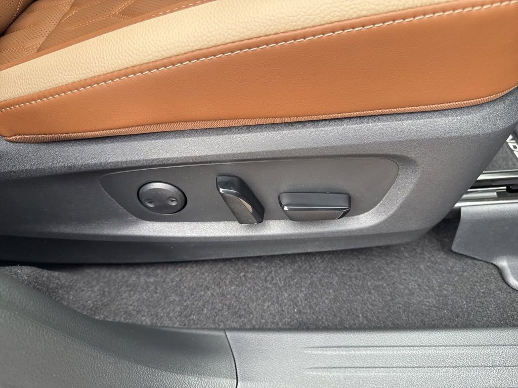 New 2026 Nissan Pathfinder Platinum image 33