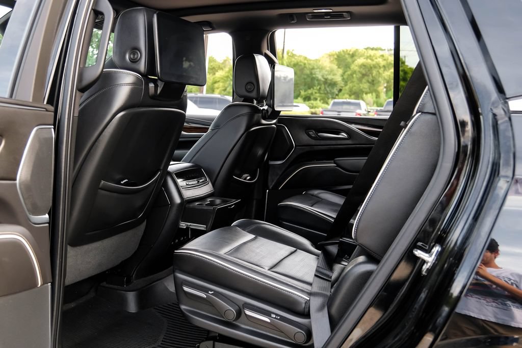 Used 2024 Cadillac Escalade Premium Luxury w/ Performance Package AWD/4WD image 49