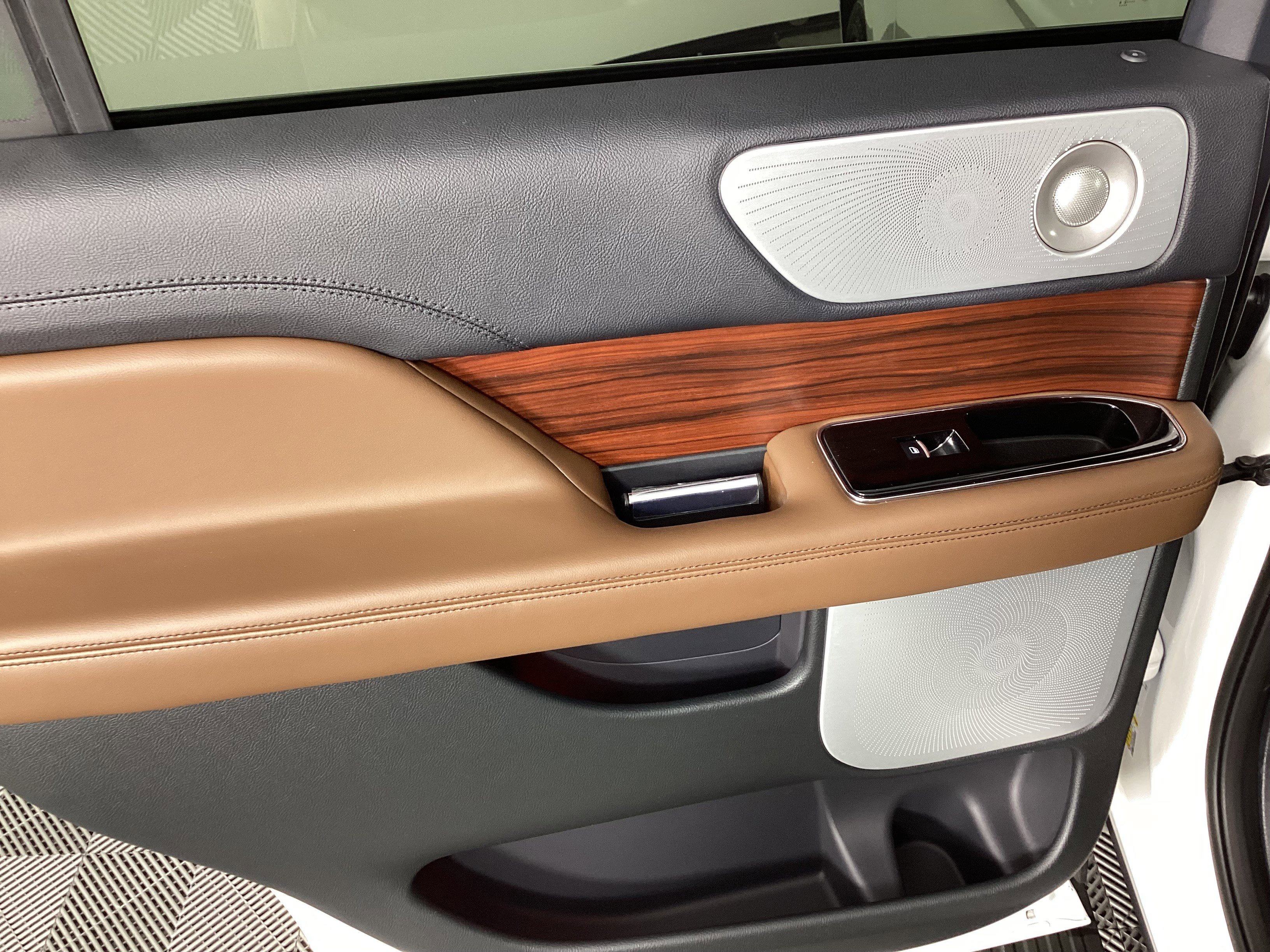 Used 2024 Lincoln Navigator Reserve image 29