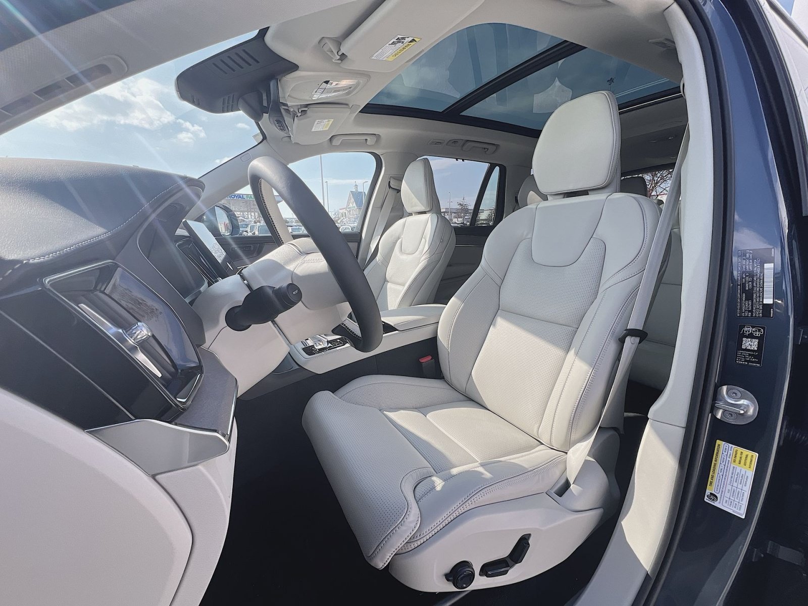 New 2026 Volvo XC90 B6 Ultra w/ Protection Package AWD/4WD image 21