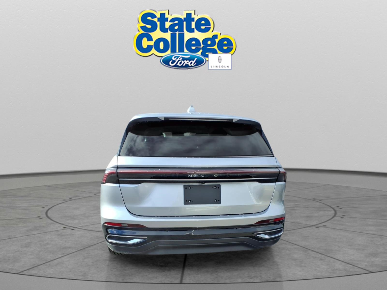 Used 2025 Lincoln Nautilus Premier image 5