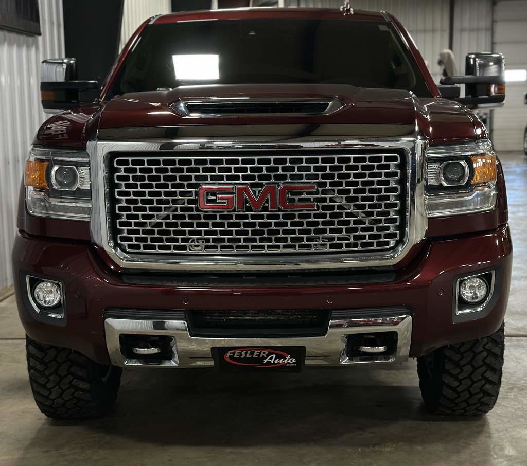 Used 2017 GMC Sierra 2500 Denali w/ Duramax Plus Package image 2